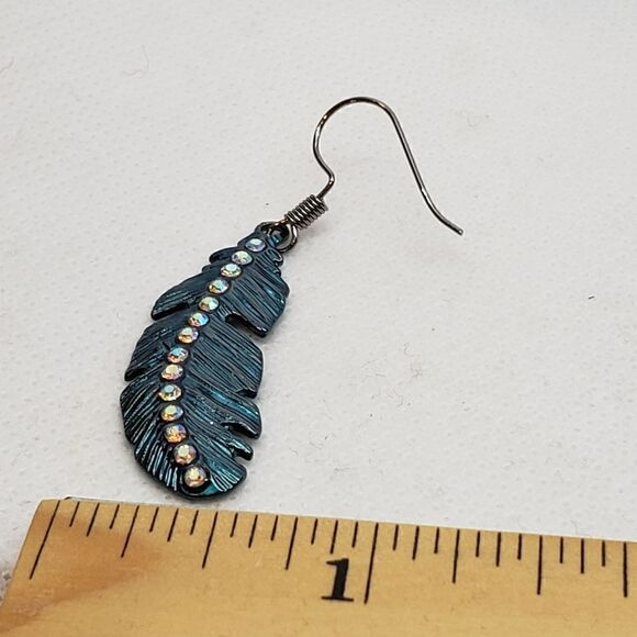 METAL AND RHINESTONE Gunmetal Feather Earrings - Picture 6 of 6